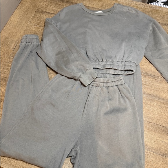 Lovers + Friends Neutral Gray Cropped Sweatshirt & Joggers Set - Picture 6 of 7